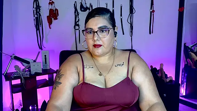 AndreaKinky online show from July 15, 2026, 6:57 pm