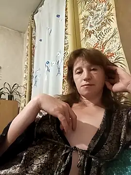 Flower2931 online show from October 22, 2025, 7:35 pm