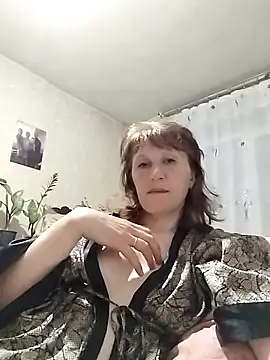 Flower2931 online show from April 1, 2026, 7:33 pm