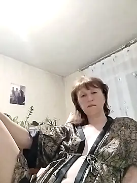 Flower2931 online show from April 3, 2026, 7:01 pm