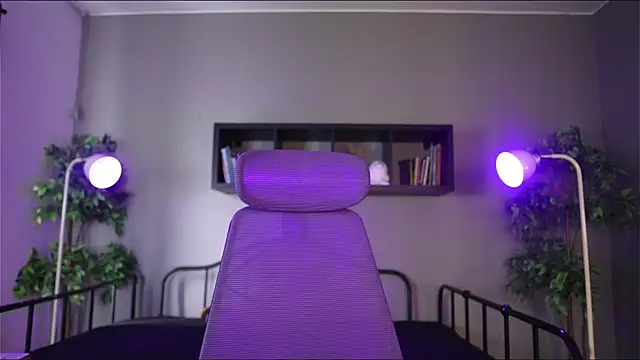 Sabrina bloom online show from December 1, 2025, 12:43 pm