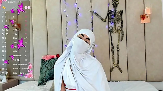  Zahiira  online show from October 31, 2025, 12:06 pm