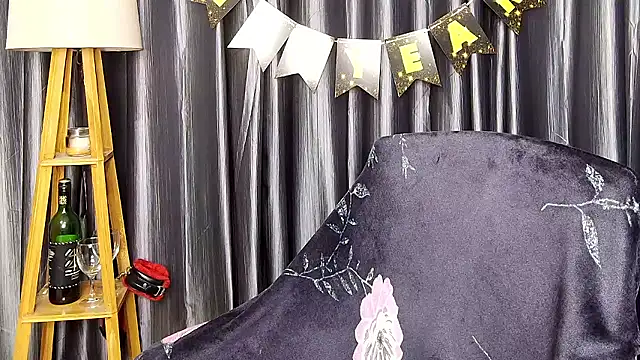 Snapshot of Webrowncouple chatting on January 9, 2026, 4:43 pm Webrowncouple online show from January 9, 2026, 4:43 pm