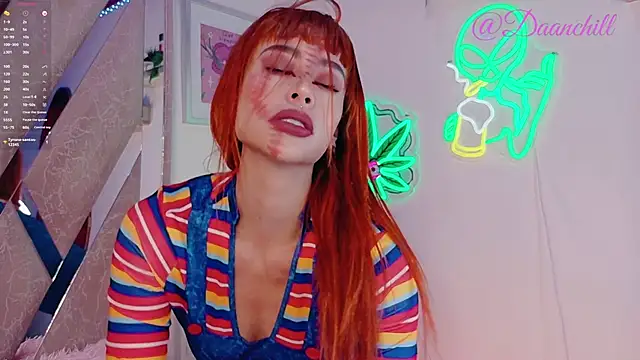 ScarlettRusso1 online show from October 31, 2025, 1:12 pm