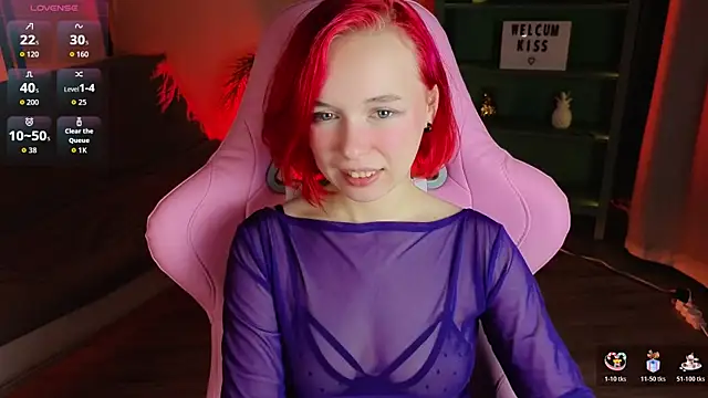 Snapshot of NaomiYoru chatting on November 8, 2025, 8:29 pm NaomiYoru online show from November 8, 2025, 8:29 pm