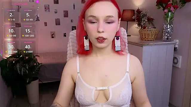 Snapshot of NaomiYoru chatting on April 1, 2026, 8:28 pm NaomiYoru online show from April 1, 2026, 8:28 pm