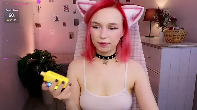 Snapshot of NaomiYoru chatting on April 7, 2026, 8:42 pm NaomiYoru online show from April 7, 2026, 8:42 pm