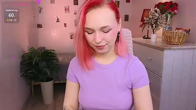 Snapshot of NaomiYoru chatting on April 26, 2026, 8:28 pm NaomiYoru online show from April 26, 2026, 8:28 pm