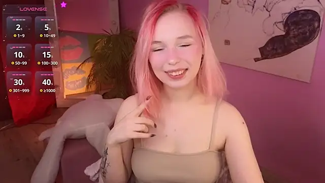 Snapshot of NaomiYoru chatting on May 13, 2026, 8:38 pm NaomiYoru online show from May 13, 2026, 8:38 pm