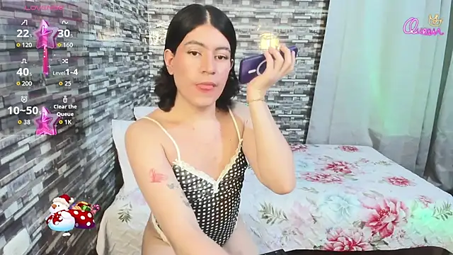 Snapshot of xxxEmmaxx chatting on December 17, 2025, 2:28 am xxxEmmaxx online show from December 17, 2025, 2:28 am