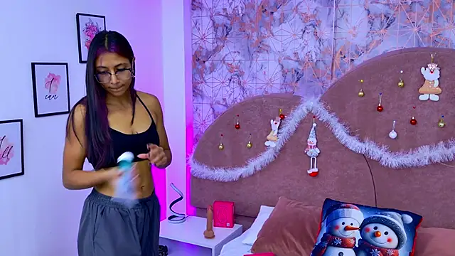 RavenGloomy online show from December 15, 2025, 7:51 pm