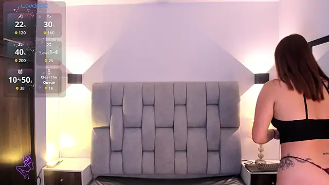 Mia volkova online show from October 25, 2025, 12:34 pm