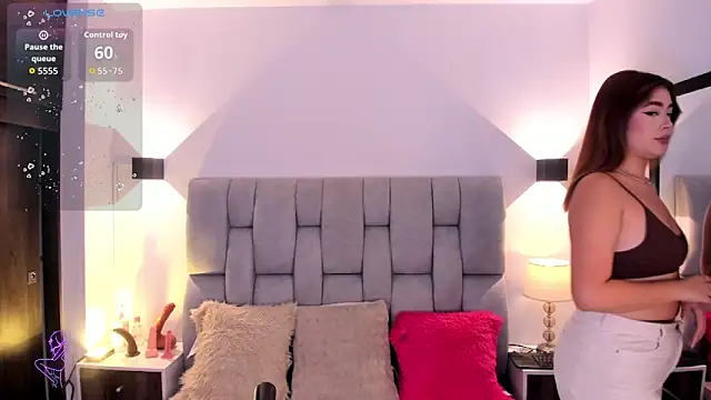 Mia volkova online show from October 26, 2025, 12:33 pm