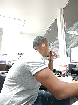 Snapshot of SanChacal5694 chatting on March 31, 2026, 10:10 pm SanChacal5694 online show from March 31, 2026, 10:10 pm