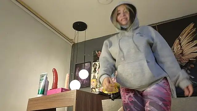 Mafecosecret online show from November 6, 2025, 4:13 am