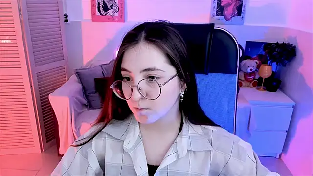 Snapshot of VirtuallVoyant chatting on October 8, 2025, 7:39 am VirtuallVoyant online show from October 8, 2025, 7:39 am