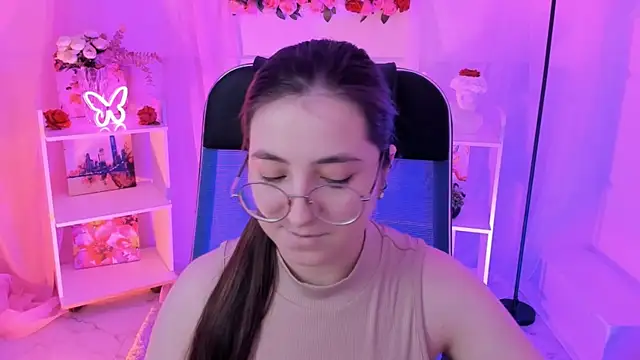 Snapshot of VirtuallVoyant chatting on October 14, 2025, 7:20 am VirtuallVoyant online show from October 14, 2025, 7:20 am