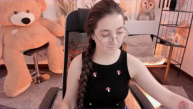 Snapshot of VirtuallVoyant chatting on December 19, 2025, 7:37 am VirtuallVoyant online show from December 19, 2025, 7:37 am