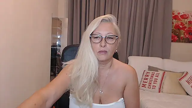 Snapshot of ValeriaSharm chatting on October 23, 2025, 10:25 am ValeriaSharm online show from October 23, 2025, 10:25 am