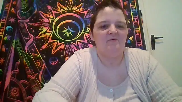 moulette7 online show from April 2, 2026, 3:53 pm
