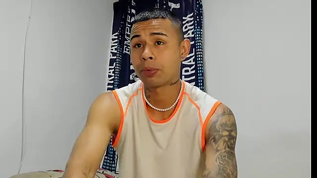  Logan Colton  online show from November 27, 2025, 9:17 pm