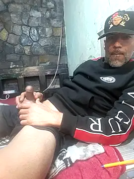 Snapshot of elvergu666 chatting on November 18, 2025, 4:22 pm elvergu666 online show from November 18, 2025, 4:22 pm