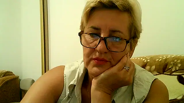 Dana4921 online show from September 19, 2025, 5:02 pm