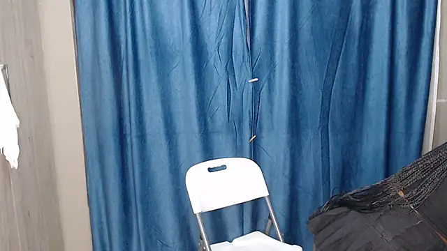 MiyaXo online show from September 18, 2025, 9:50 pm