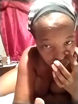 Snapshot of curvyyyyBabe chatting on February 7, 2026, 9:51 pm curvyyyyBabe online show from February 7, 2026, 9:51 pm