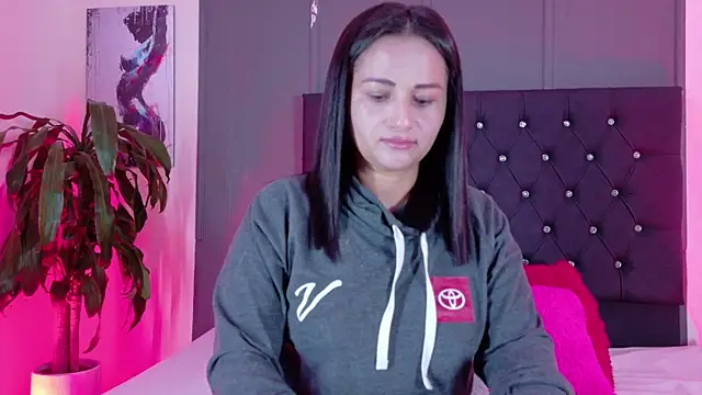 Snapshot of Zafiro__Brown chatting on September 29, 2025, 7:57 am Zafiro Brown online show from September 29, 2025, 7:57 am