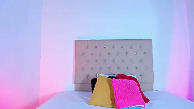 Snapshot of Zafiro__Brown chatting on November 2, 2025, 11:56 am Zafiro Brown online show from November 2, 2025, 11:56 am