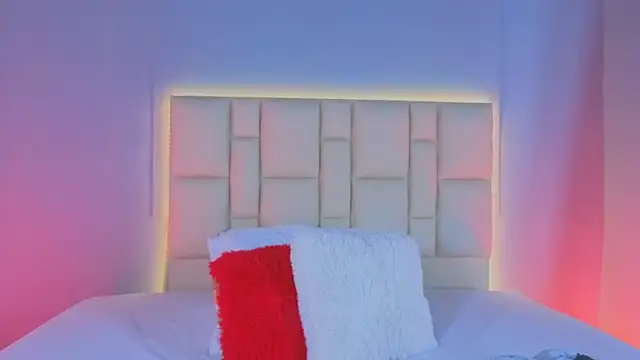 Snapshot of Zafiro__Brown chatting on December 1, 2025, 12:21 pm Zafiro Brown online show from December 1, 2025, 12:21 pm