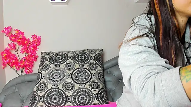 Snapshot of Dafne_Mel chatting on September 19, 2025, 2:51 pm Dafne Mel online show from September 19, 2025, 2:51 pm