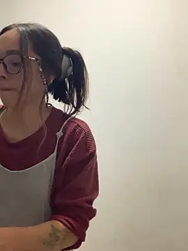 Snapshot of Dafne_Mel chatting on September 23, 2025, 12:02 am Dafne Mel online show from September 23, 2025, 12:02 am