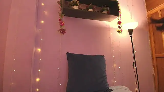 Dafne Mel online show from November 18, 2025, 12:42 pm