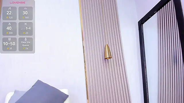 Skylar Smith  online show from October 28, 2025, 12:30 pm