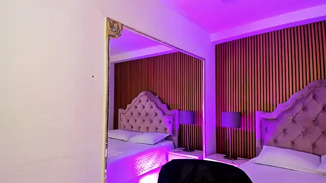 Snapshot of Starbutterflyy_ chatting on November 12, 2025, 4:02 am Starbutterflyy online show from November 12, 2025, 4:02 am