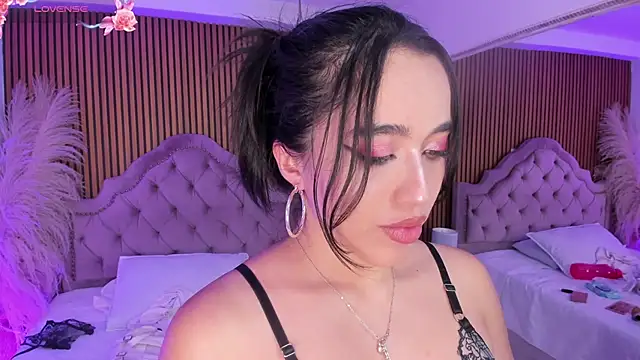 Starbutterflyy  online show from March 31, 2026, 5:08 am