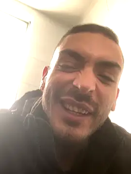 malek xarx  online show from September 15, 2025, 2:28 pm