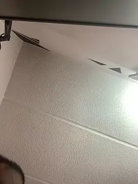 malek xarx  online show from October 22, 2025, 7:02 pm