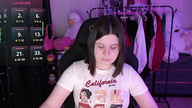 AmyVibess online show from April 24, 2026, 6:10 pm