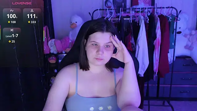 AmyVibess online show from May 23, 2026, 6:12 pm