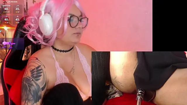 Snapshot of EternaAura chatting on September 19, 2025, 1:01 pm EternaAura online show from September 19, 2025, 1:01 pm