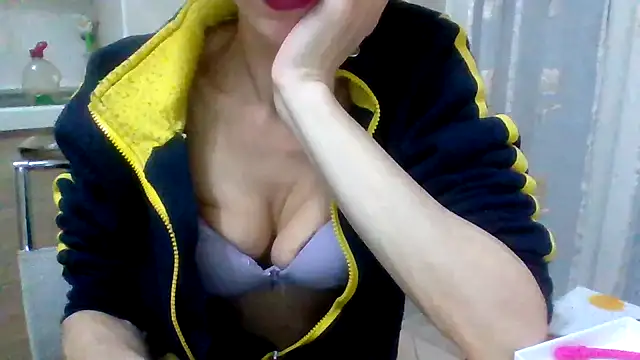 Kelly80 online show from March 9, 2026, 6:12 pm