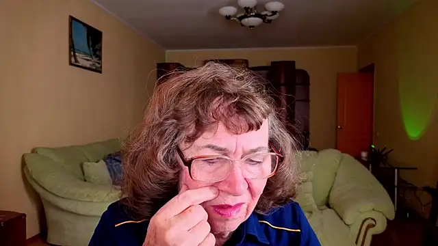 Betty Brick online show from January 19, 2026, 6:17 am