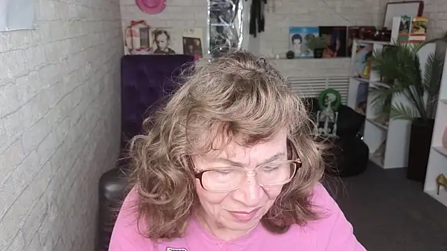 Betty Brick online show from April 16, 2026, 1:56 pm