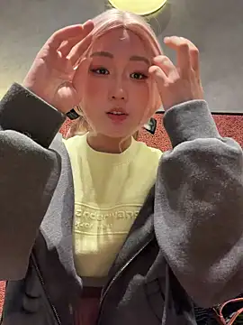 winter11 online show from November 13, 2025, 4:44 am