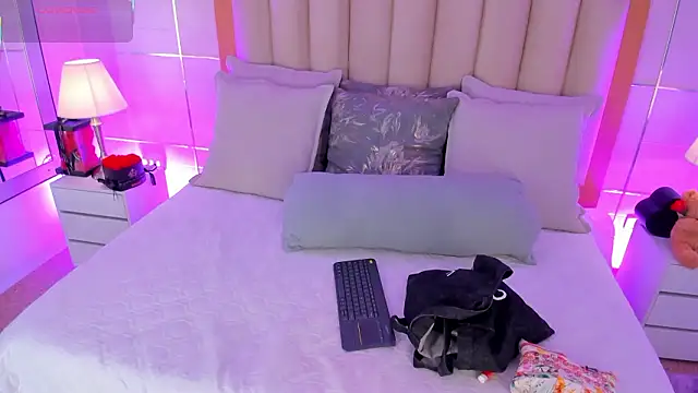 Snapshot of MaddieParker chatting on February 15, 2026, 7:21 pm MaddieParker online show from February 15, 2026, 7:21 pm