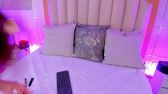 Snapshot of MaddieParker chatting on February 20, 2026, 7:36 pm MaddieParker online show from February 20, 2026, 7:36 pm