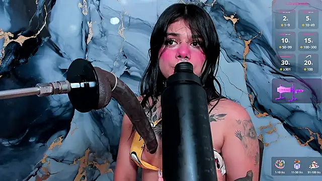 Emily Evo online show from November 6, 2025, 7:37 pm